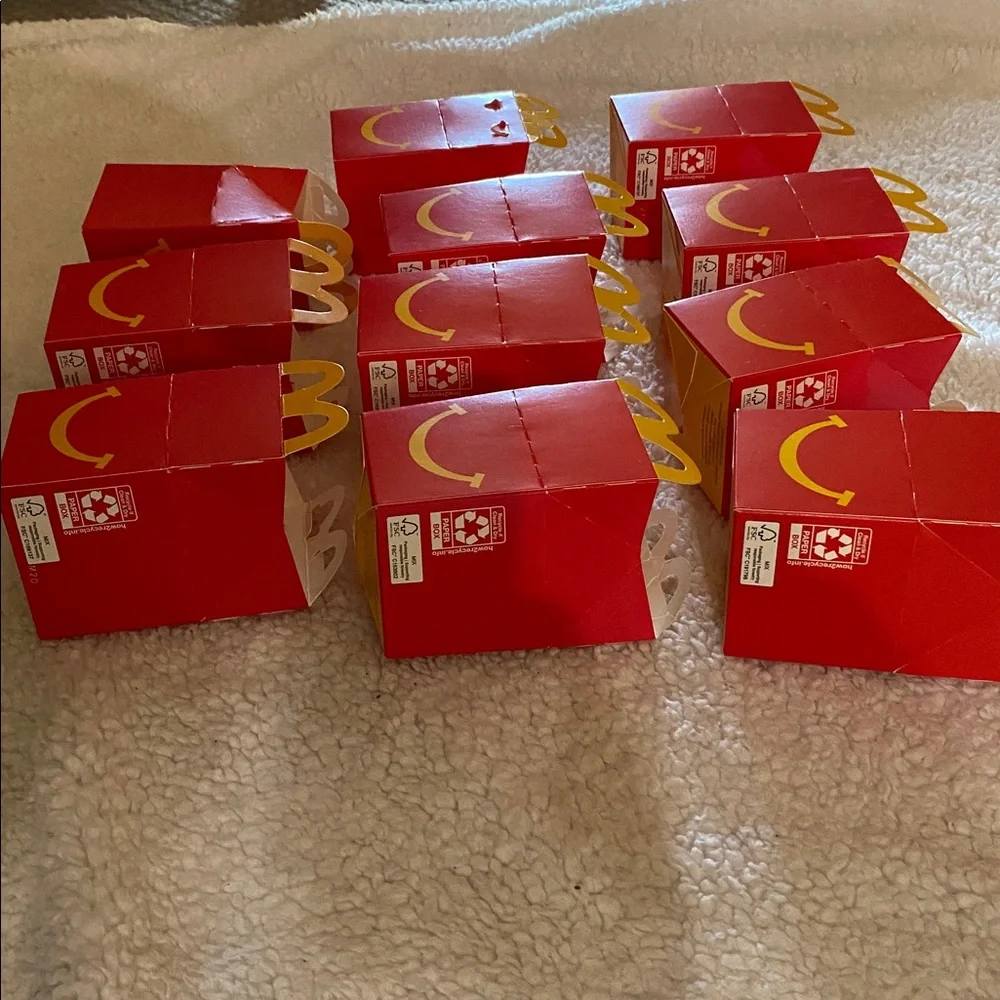 lil McDonald’s 11 mini happy meal boxes , boxes only ¥